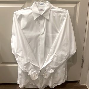 IZOD 15 1/2       32/33 White Dress Shirt